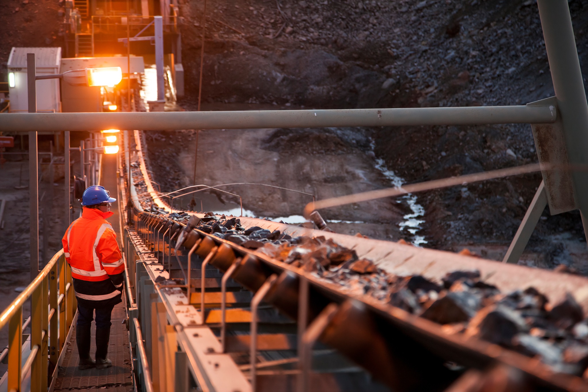Conveyor operation with field oversight